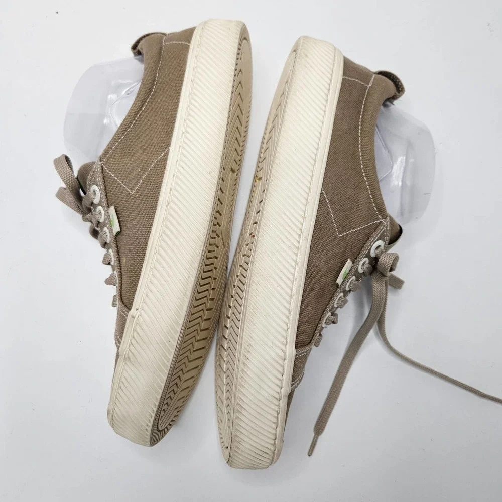 Cariuma Oca Low Taupe Olive Green Canvas Sneakers W9.5 M8 Shoes‎